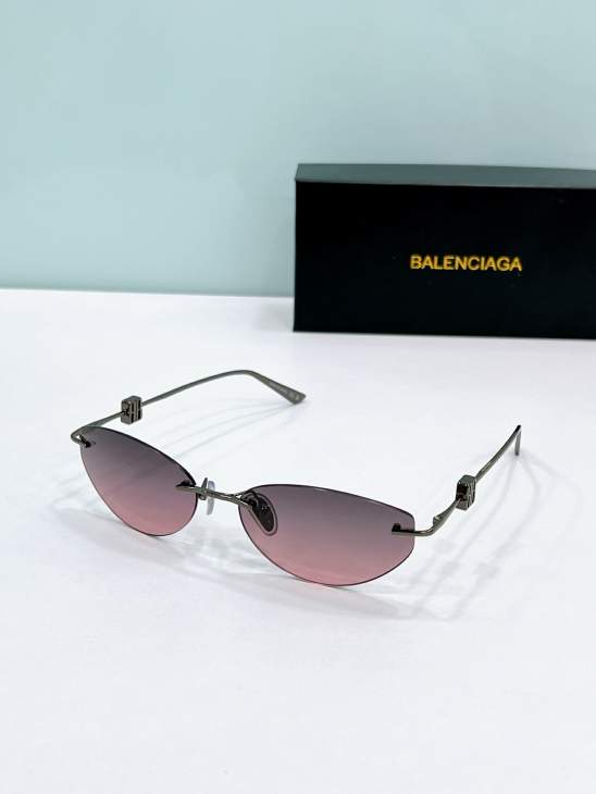 Picture of Balenciaga Sunglasses _SKUfw79568472fw